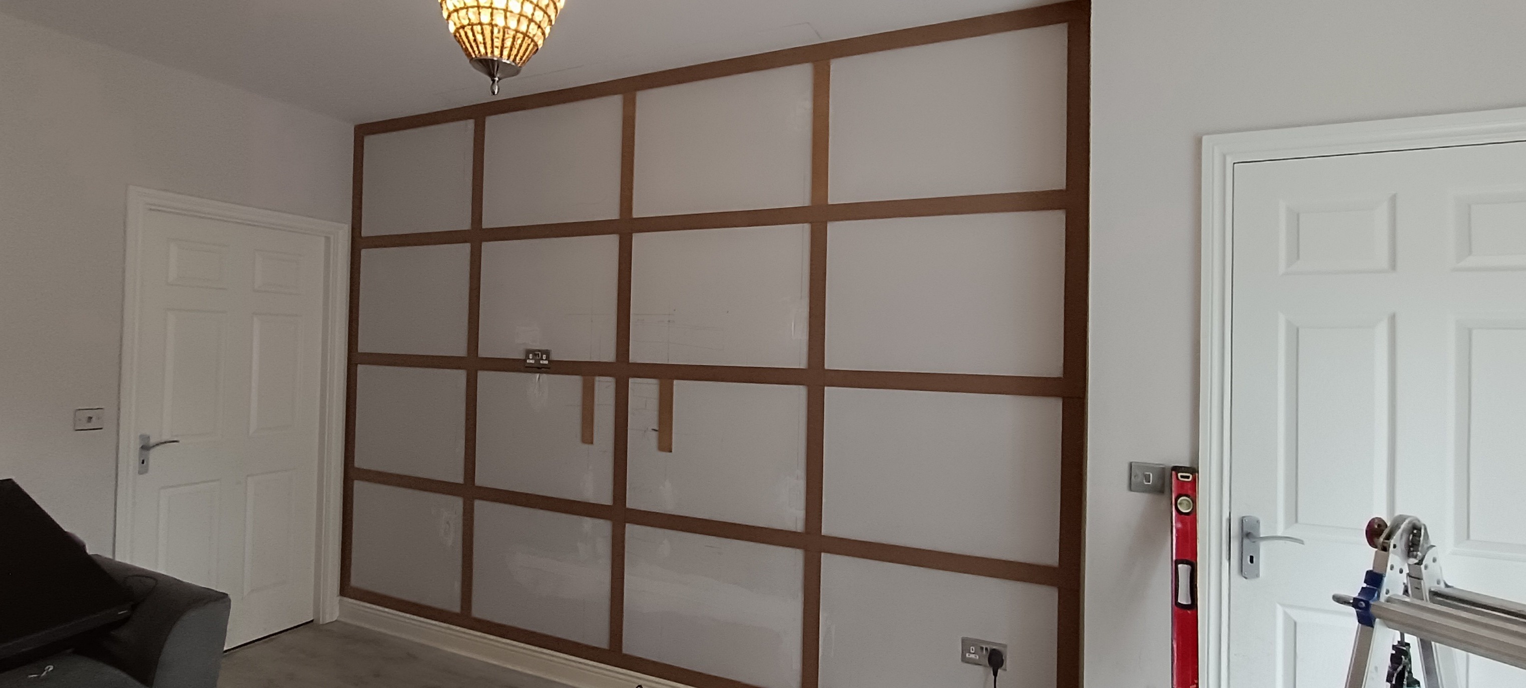 Picture frame wall panelling grid design