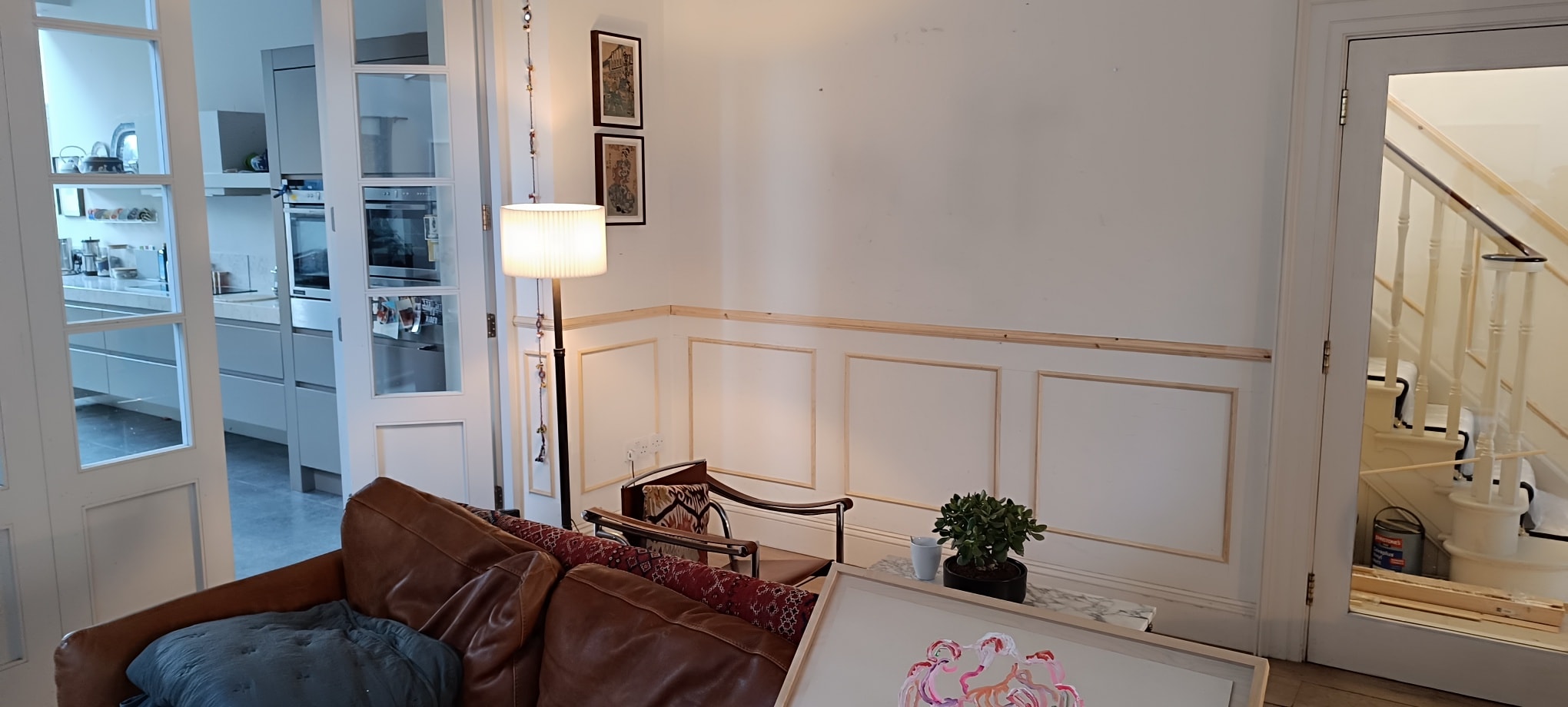 Dado rail and picture frame panelling in Georgian house