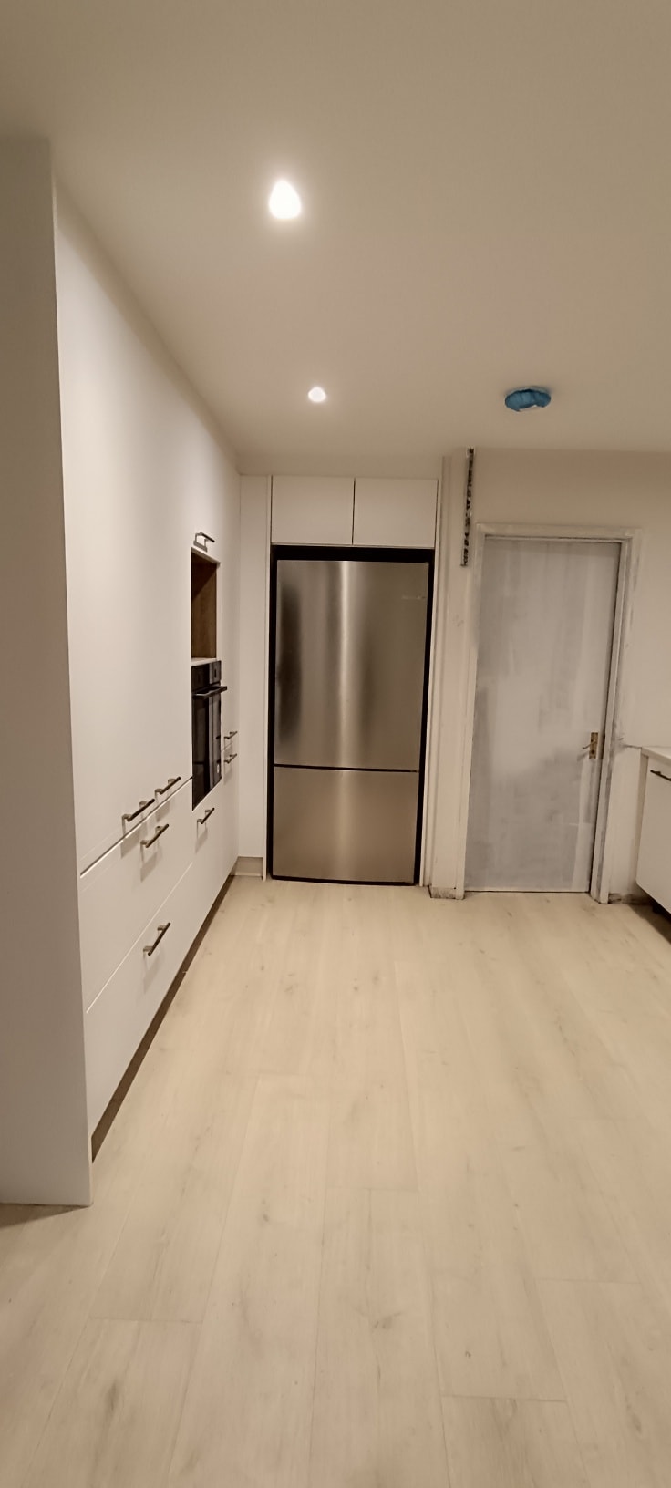 Kitchen installation with fitted units